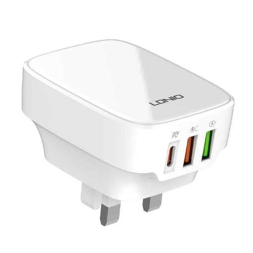 LDNIO Q334 32W Type-C Charger + Dual USB Port - UK Plug - 1