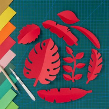 Red Paper-cut Leaf Ornaments Photography Props - 1