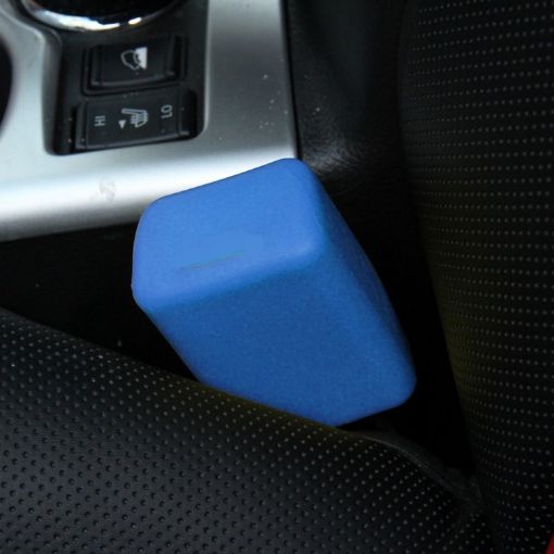 Blue Safe Rubber Car Seat Belt Clips Locking Buckles Protective Cover - 1