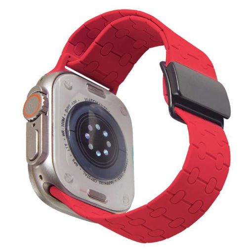 Apple Watch Band 42/41/40/38mm Magnetic Buckle Silicone Red - 1